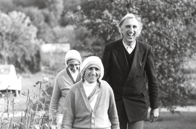 Mère Térésa et Jean Vanier, les figures universelles de l&rsquo;humanité non corrompues par le rêve&nbsp;transhumaniste